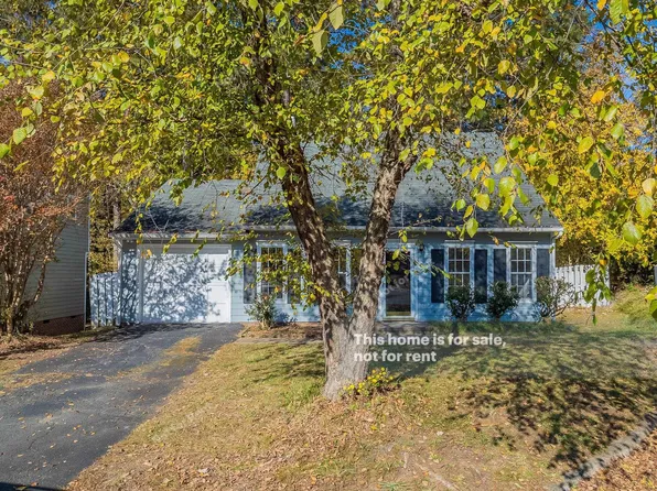105 Colchester Ct, Chapel Hill, NC 27517