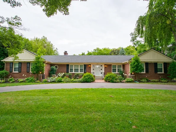 221 Blankenbaker Ln, Louisville, KY 40207
