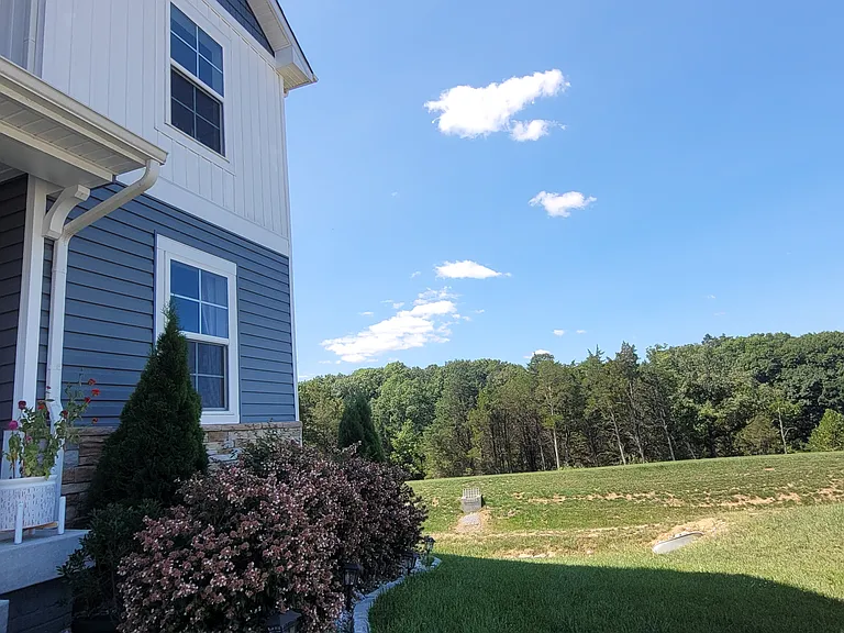 12 Belmont Pl — Photo 2