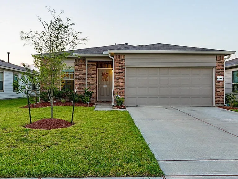 6535 Dayridge Ln — Photo 1