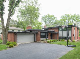 1205 Knollwood Rd, Deerfield, IL 60015