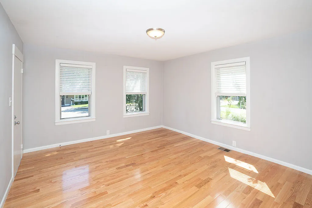 2 bed, 1200 sqft, $2,600 — Photo 4