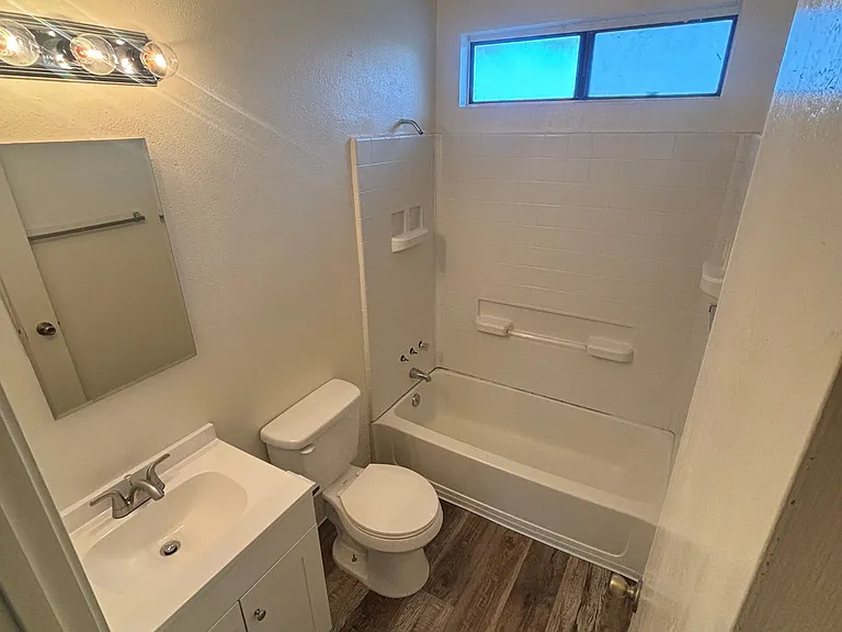 Orange Grove Apartments — Photo 16