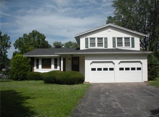 4 Dortmund Cir, Rochester, NY 14624