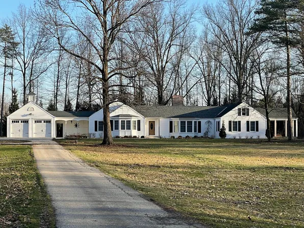 7050 Wilson Mills Rd, Chesterland, OH 44026