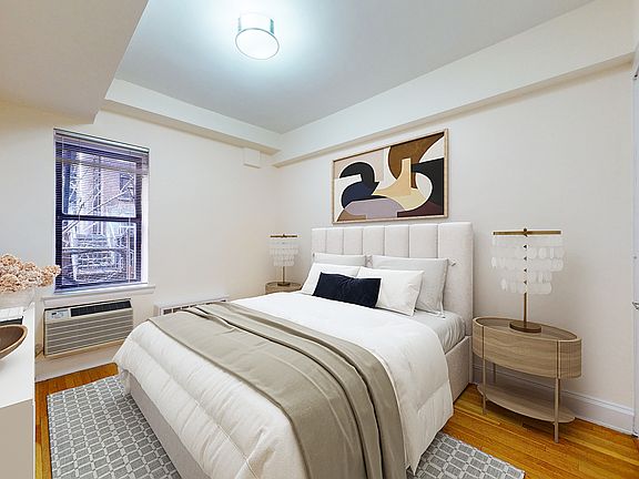 2nd image of 305 W 13th St APT La