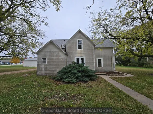 614 E 2nd St, Shelton, NE 68876