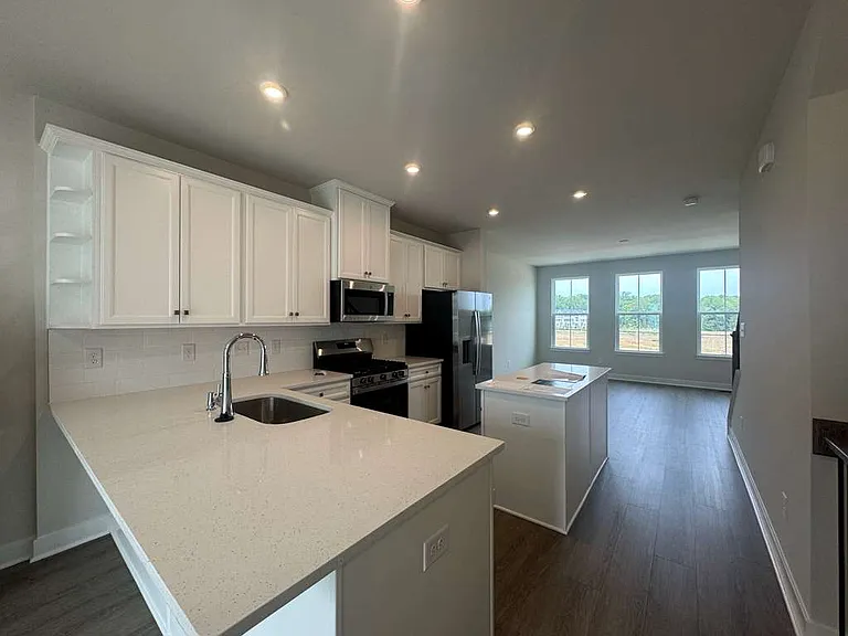 4717 Cloverleigh Dr — Photo 4