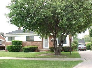 29825 Schoenherr Rd, Warren, MI 48088