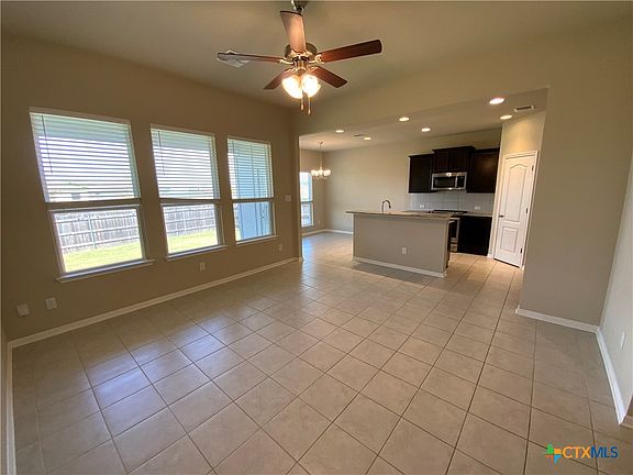 5th image of 1110 Lakeway Crossing Dr
