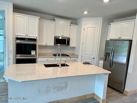 2nd image of 1331 STILLWATER Boulevard