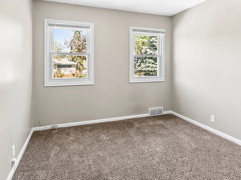 7517 Spring St — Photo 18
