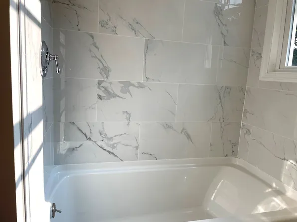 50 Summer St #5, Dover, NH 03820