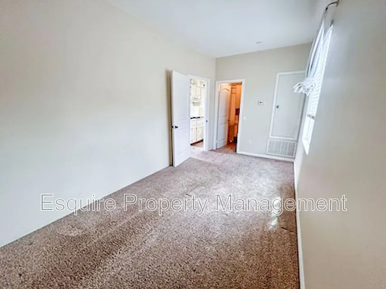 530 Owens River Dr #STUDIO — Photo 6