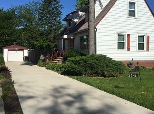 2246 S 11th Ave, Broadview, IL 60155