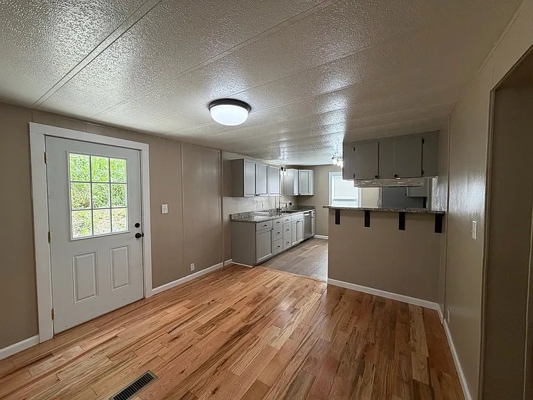 2106B Wilson Rd — Photo 17