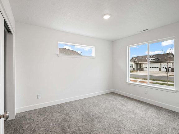 5th image of 458 NW Birdie Ln #118