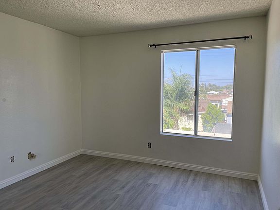 5th image of 1229 W 223rd St Unit 210