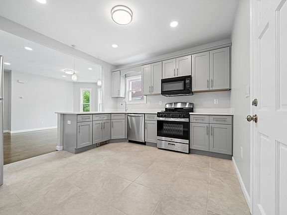 4th image of 29-31 Davenport St