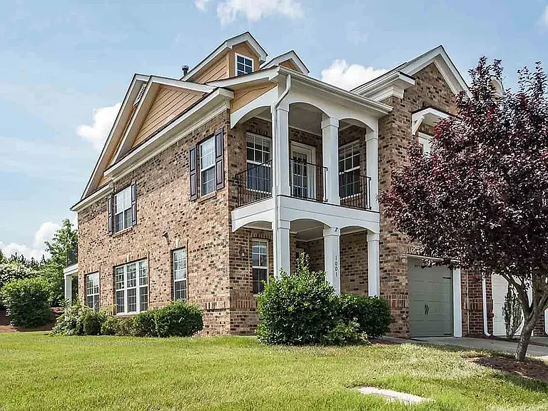 1001 Remington Oaks Cir — Photo 12