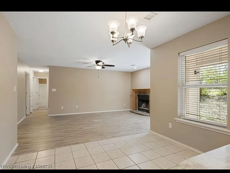 2406 Linda Ct — Photo 28
