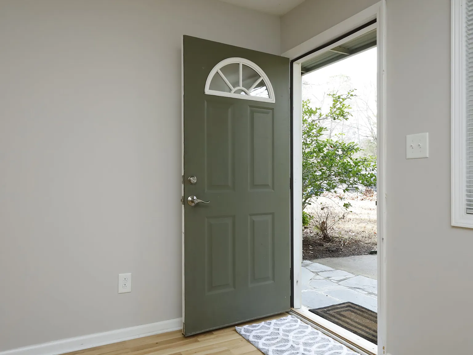 2 bed, 800 sqft, $1,650 — Photo 4