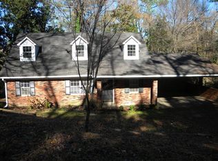 1011 Prince George St, Columbus, MS 39701