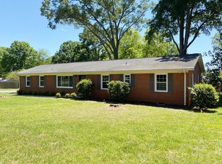 432 E Matthews St, Matthews, NC 28105