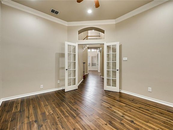 5th image of 1734 Briaroaks Dr