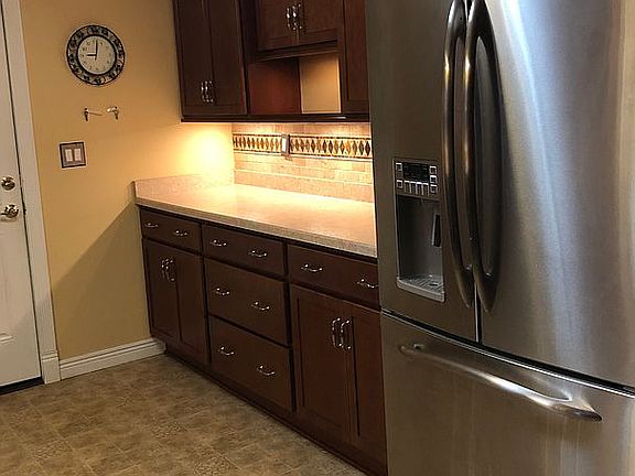 Left side of kitchen