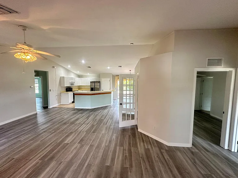 1100 Alaska Ave — Photo 4