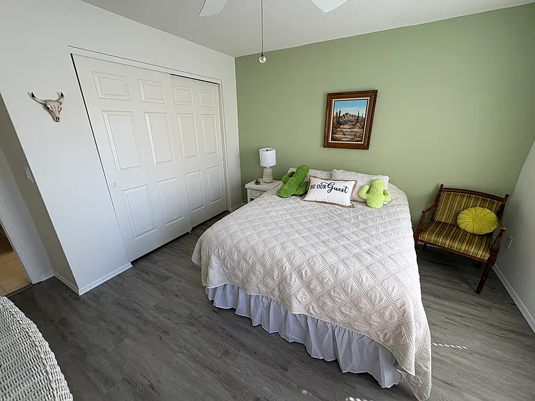 9806 W Kerry Ln — Photo 15
