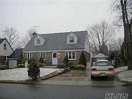 1st image of 7 Birchwood Dr S