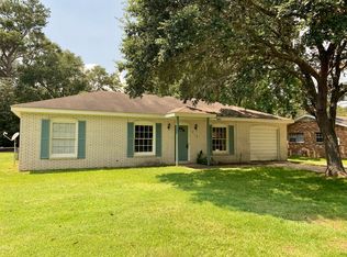 313 Bills Ave, Ocean Springs, MS 39564