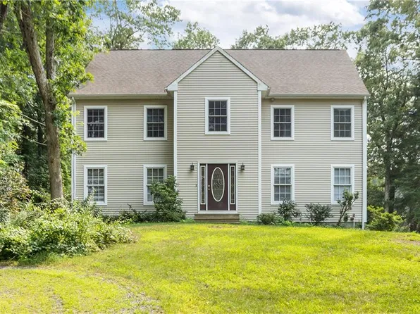 22 Breezy Knoll Rd, Smithfield, RI 02828