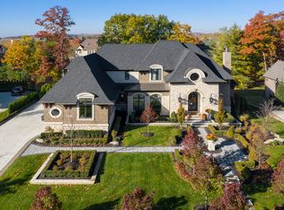 5790 Sovereign Dr, Oakland Township, MI 48306