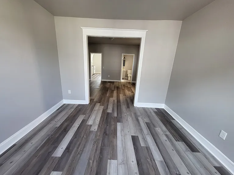 830 W Wilkes Barre St — Photo 3