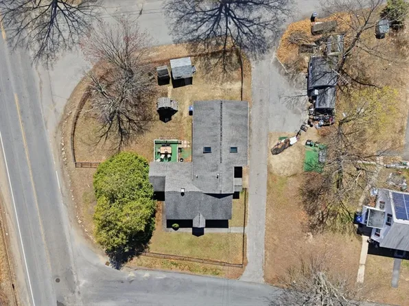 2 Canobieola Rd, Methuen, MA 01844