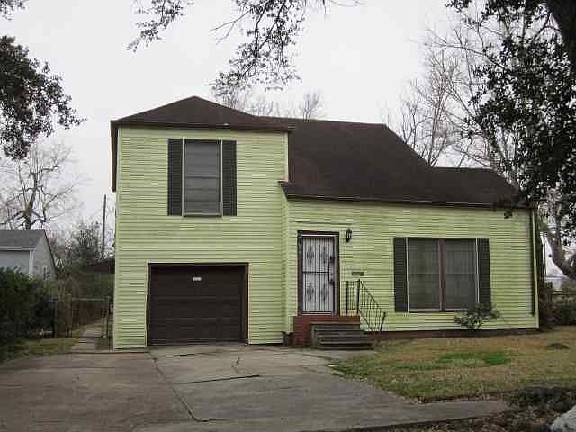 1st image of 2345 Oaklawn Ave