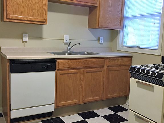 3rd image of 316 N 31st St APT 213