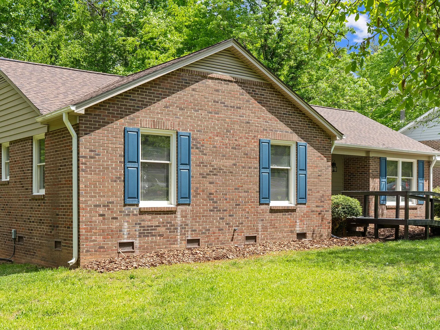 3 bed, 1372 sqft, $1,850 — Photo 3