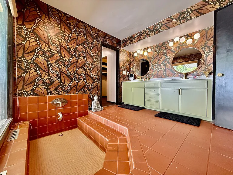 527 Valewood Ln — Photo 38