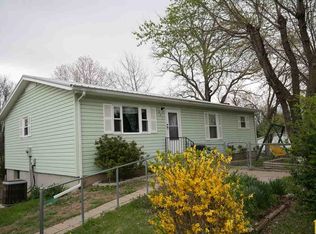 621 Poplar Dr, Windsor, MO 65360