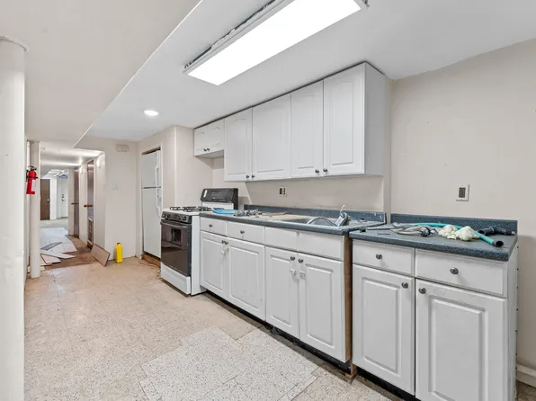 1408 Avenue L image 8 of 20