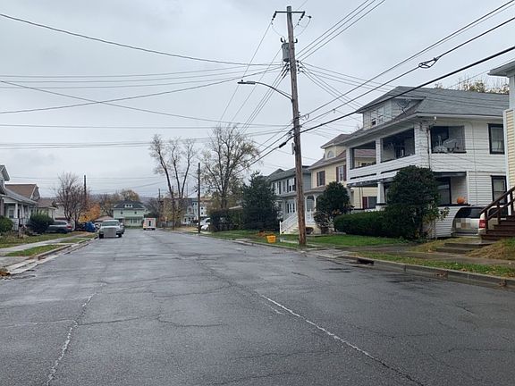 5th image of 35 Burbank Ave
