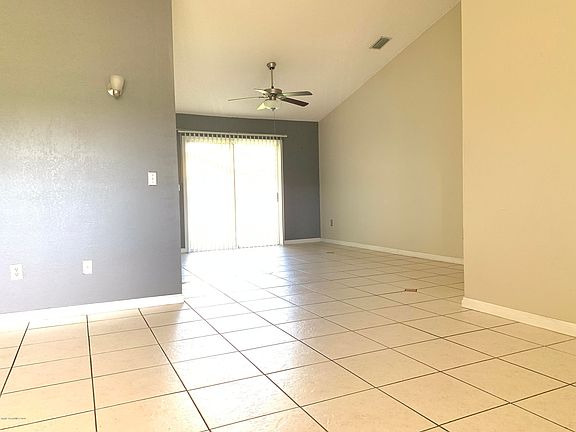 4th image of 601 Seven Gables Cir SE