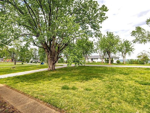 2nd image of 403 Rosehill Ct