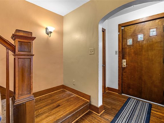 5th image of 637 Freeport Rd