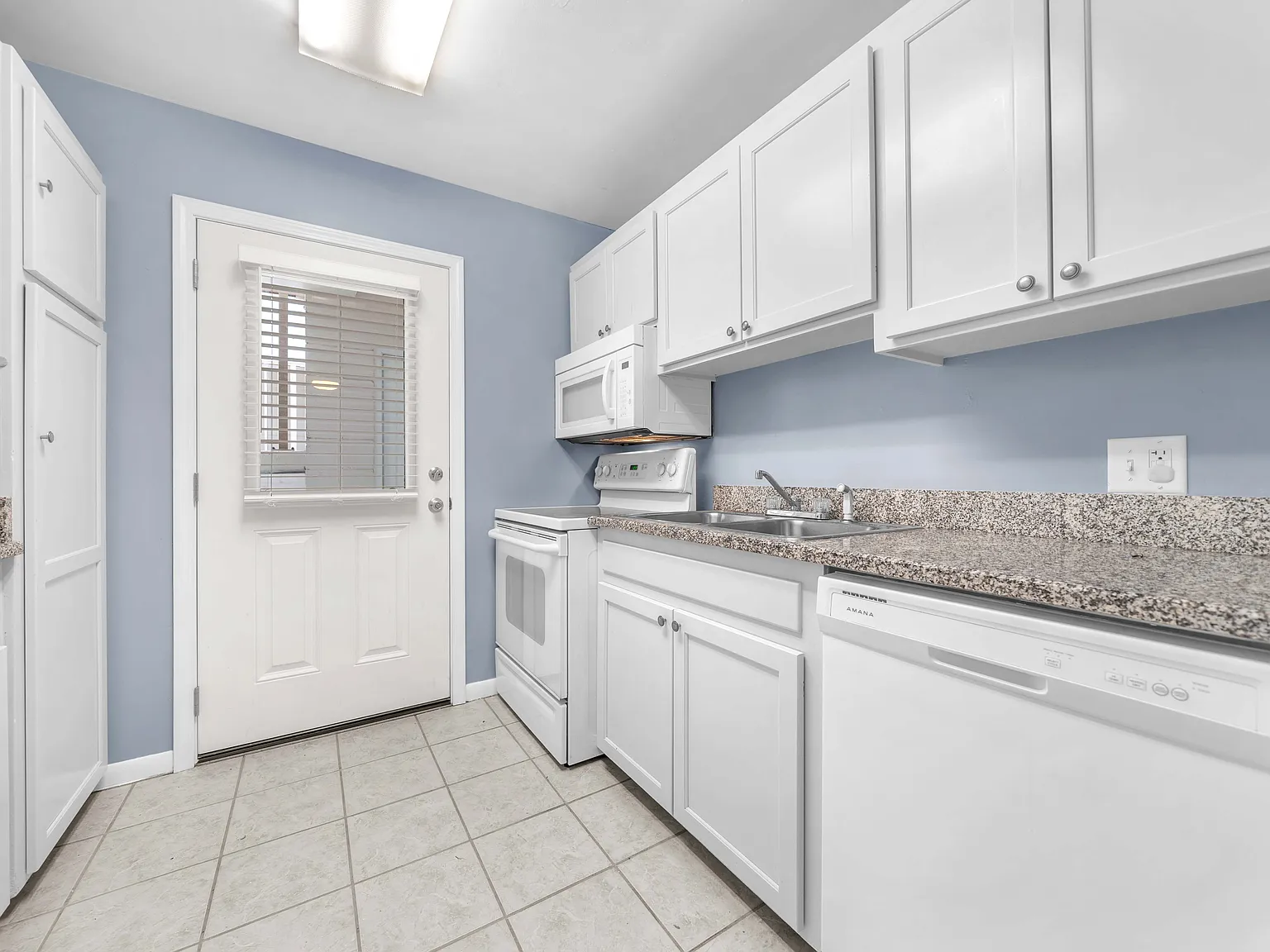 2 bed, 970 sqft, $1,495 — Photo 3