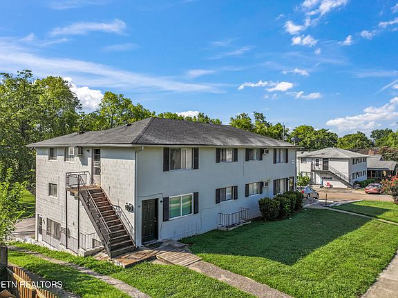4th image of 2114-2300 Washington Ave NE